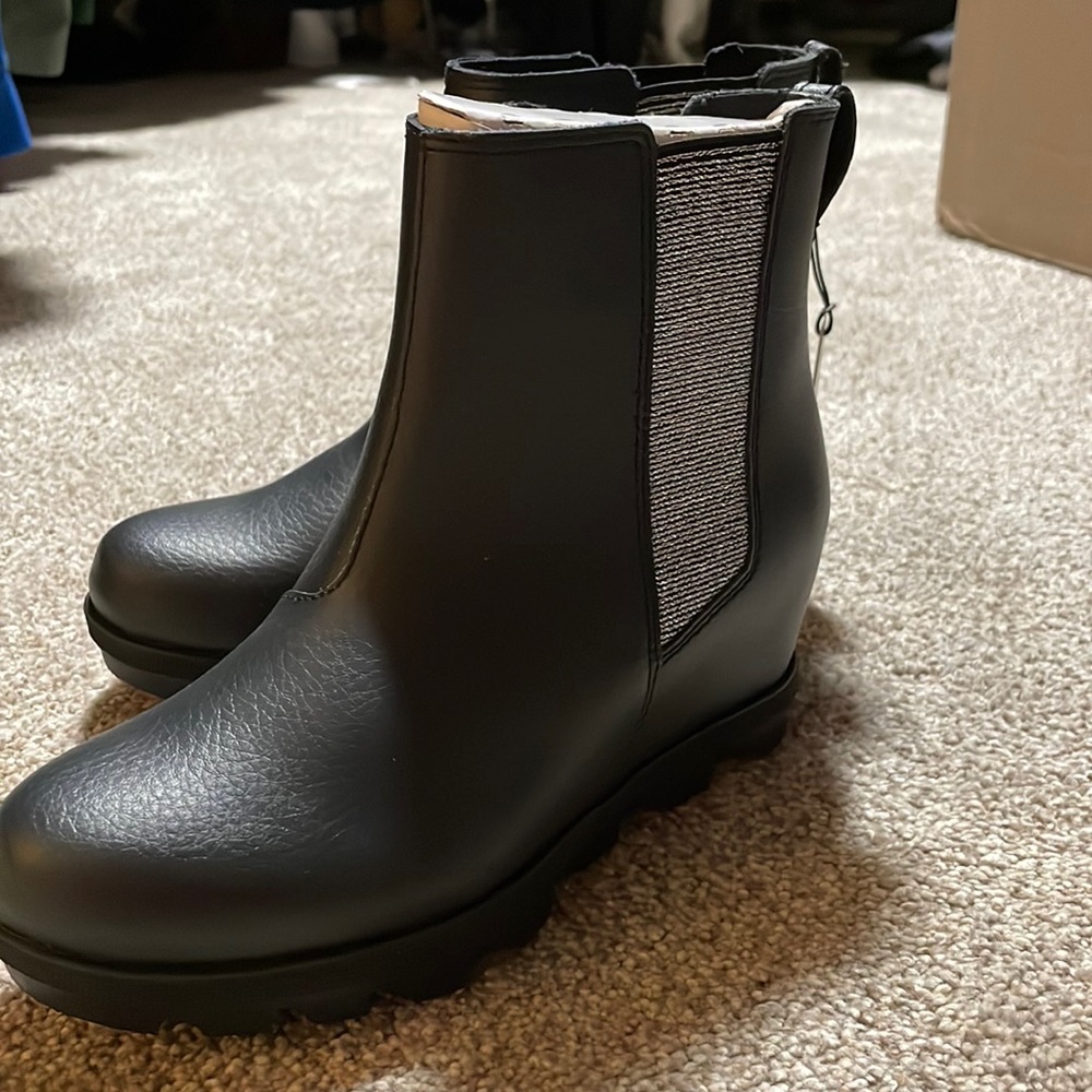 Sorel wedge boot